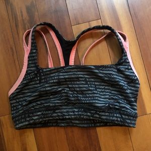 MOVING SALE - Lulu lemon size 4 sports bra